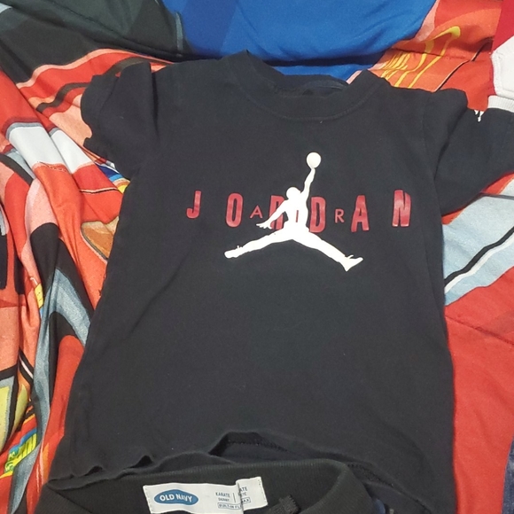 Jeans and tops - Picture 5 of 6